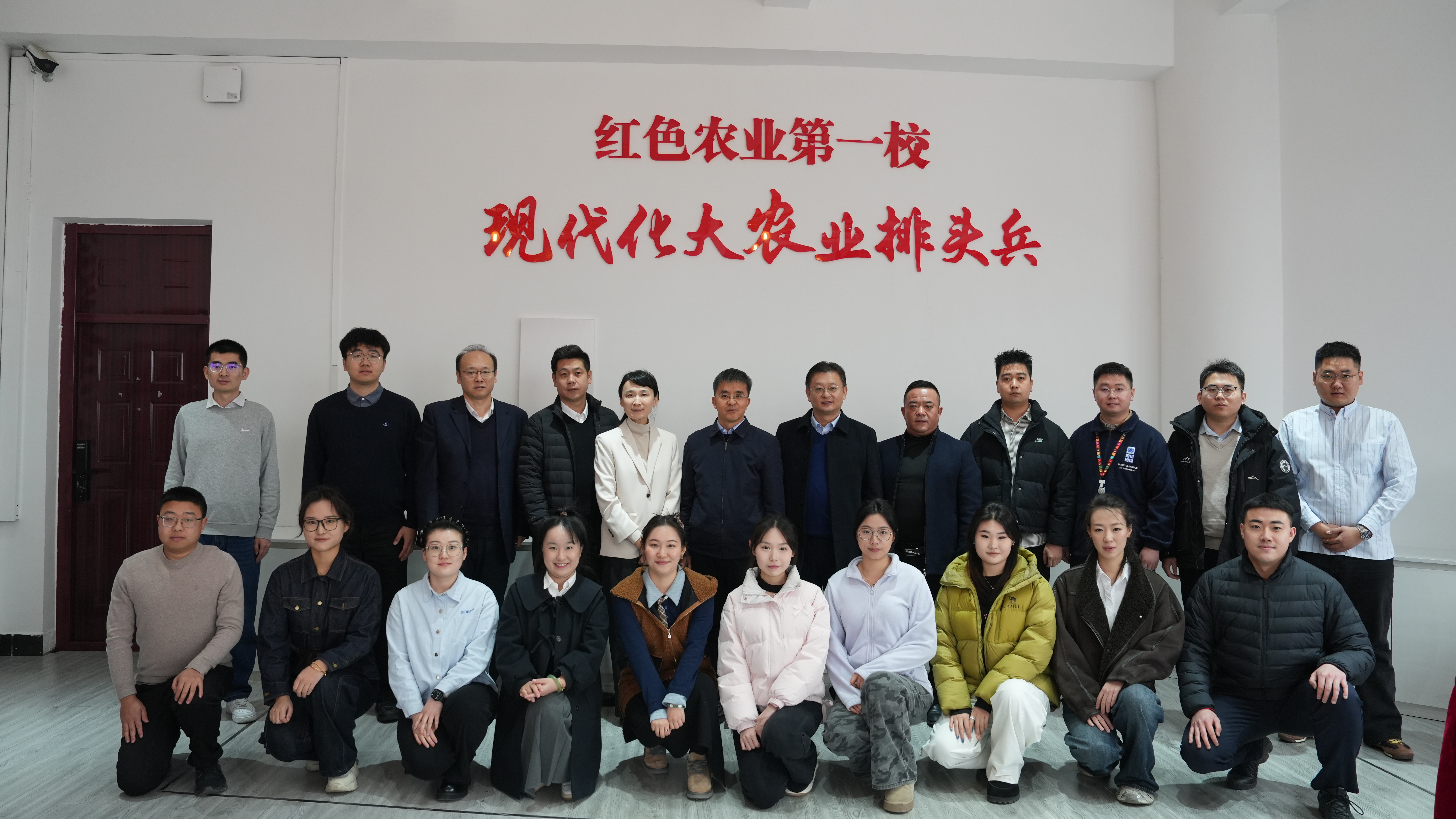 校长刘竹青与学生“面对面”聊心声话发展-东北农业大学