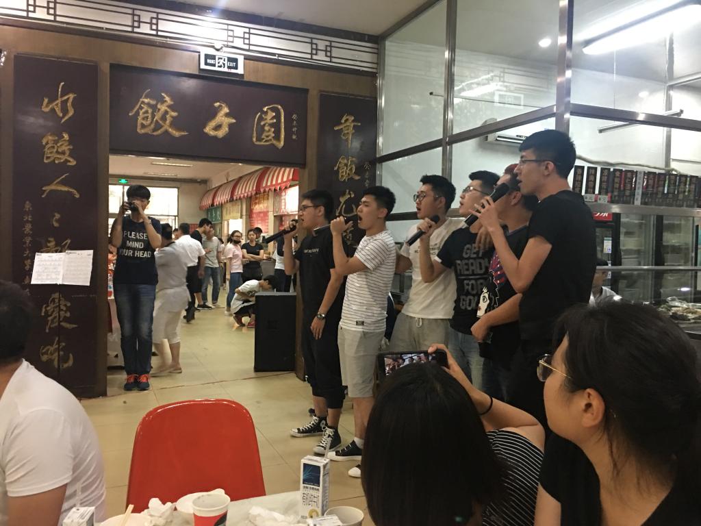 水利与土木工程学院毕业生代表演唱歌曲