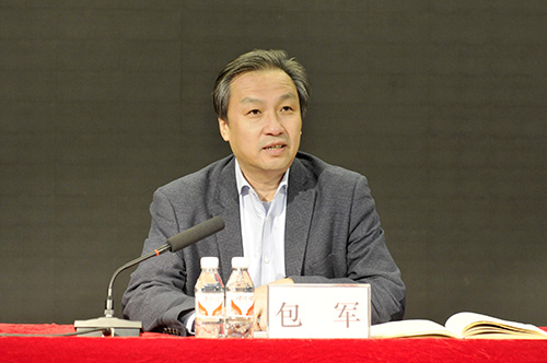 校长包军部署学校重点工作