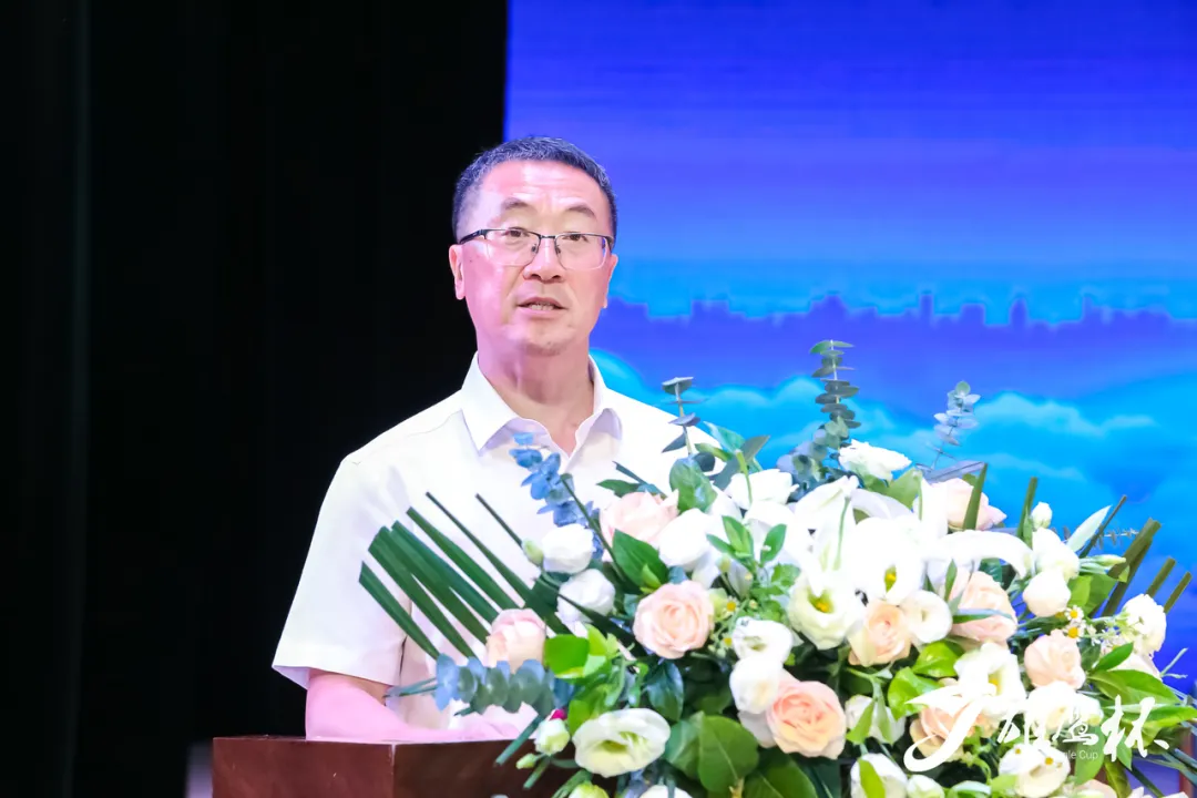 图片3.png 百校齐聚冰城竞锋芒,十一载薪火铸匠心:第十一届雄鹰杯小动物医师技能大赛盛大开幕