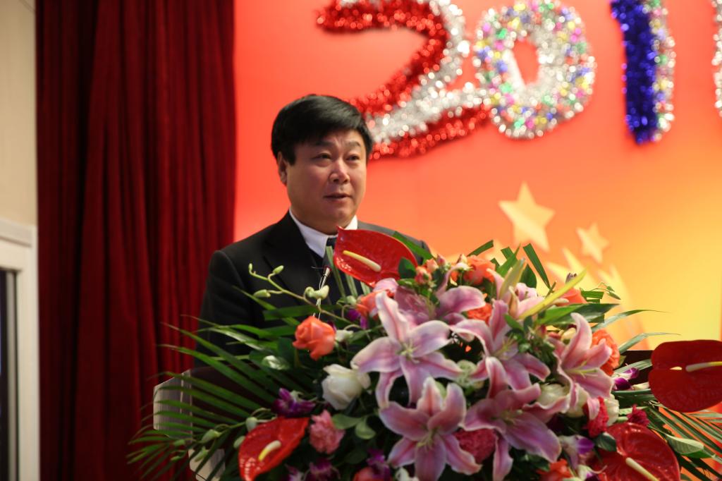 张长利代表学校讲话