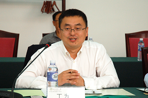 4-广东校友会秘书长丁为国汇报活动开展情况