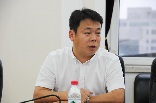 副校长苑芳江主持会议并部署防汛工作安排