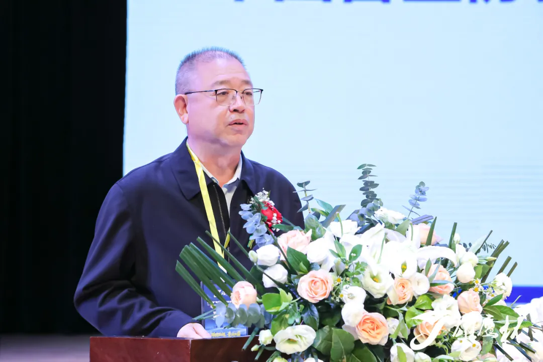 图片6.png 百校齐聚冰城竞锋芒,十一载薪火铸匠心:第十一届雄鹰杯小动物医师技能大赛盛大开幕