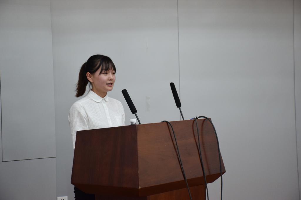 陈雨露代表获奖学生发言