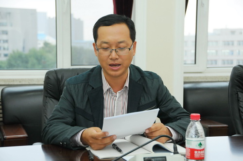 党政办公室副主任李荣军传达省教育厅文件精神