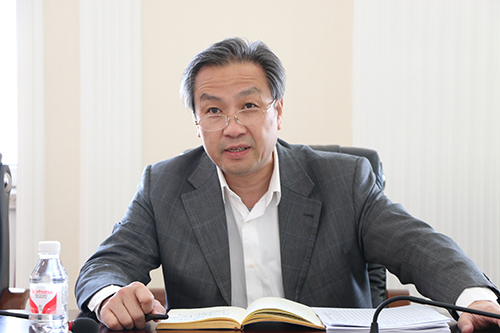 包军在会上部署“十三五”规划的重点任务