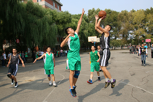 我校篮球赛圆满结束