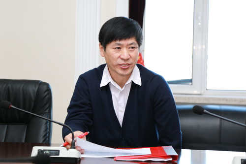 副校长郭翔宇在会上讲话据悉,我校共有本科生,研究生15413人报名参加