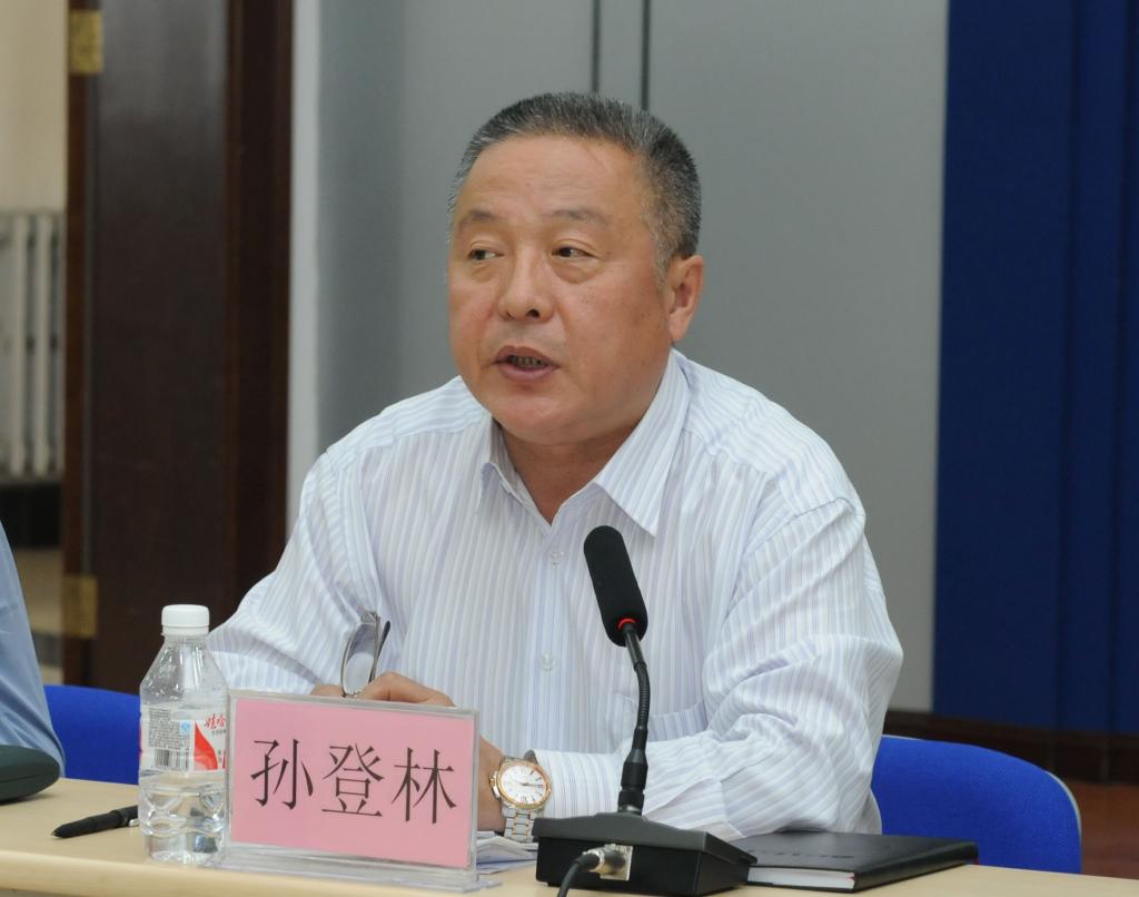 我校召开基层党委总支书记扩大会议